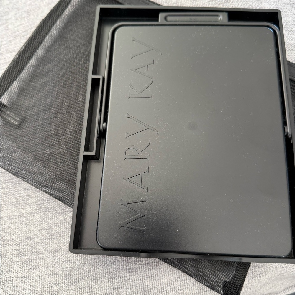 NIB Mary Kay Folding Travel Makeup Mirror with black mesh carrying case